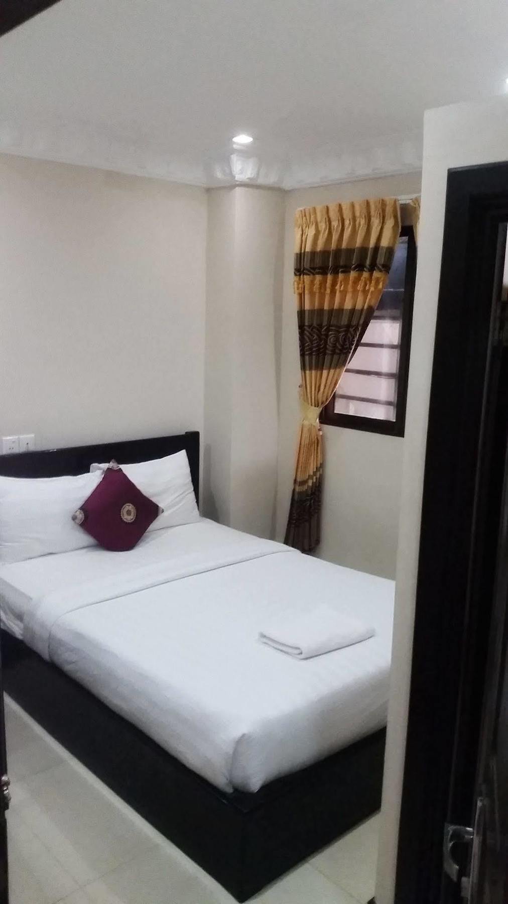 Number 9 Hotel 3*