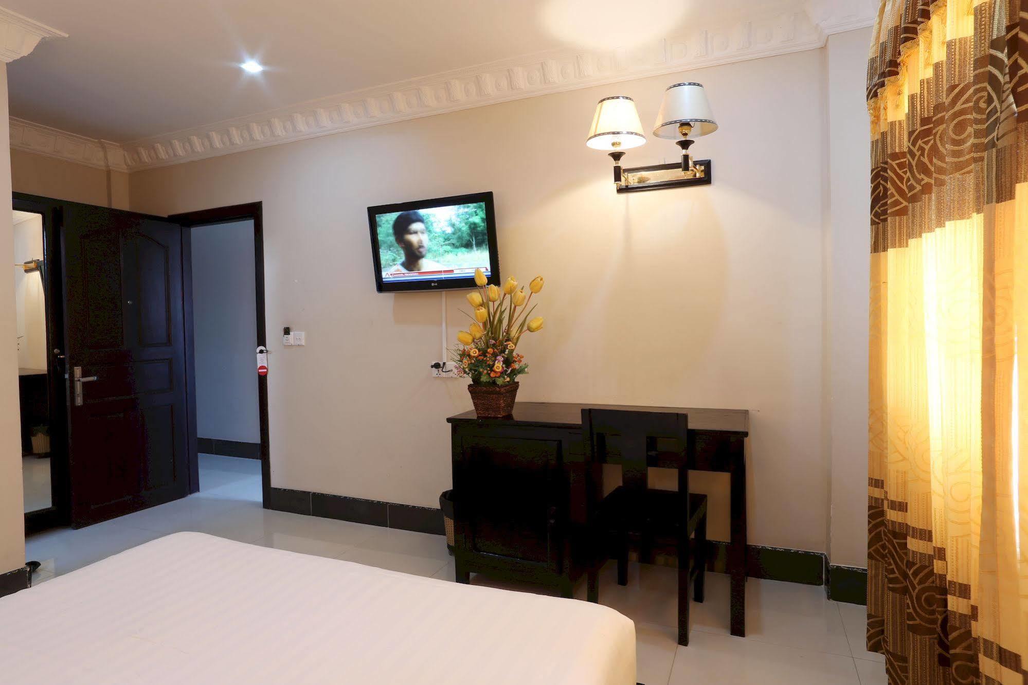 Number 9 Hotel 3*