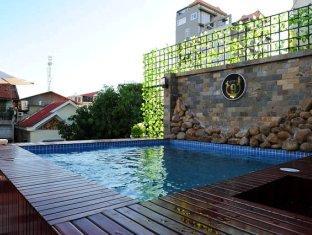 Number 9 3* Phnom Penh